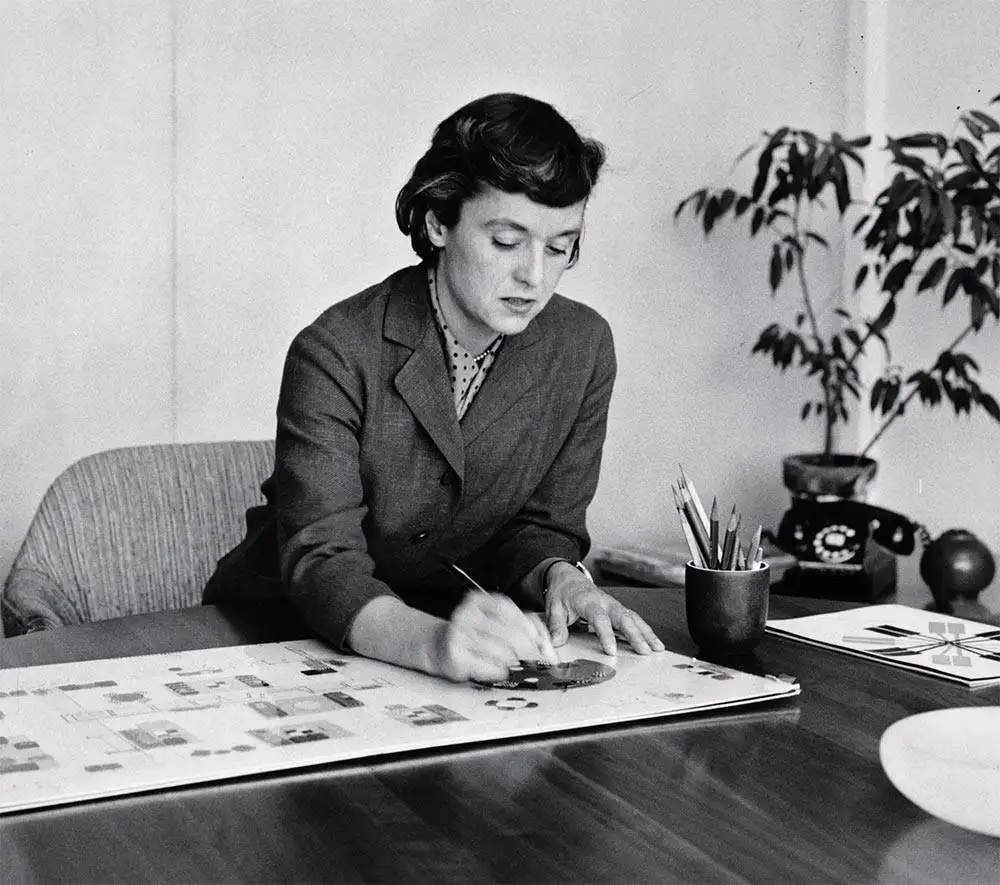 Florence KnollFlorence Knoll Bassett est une architecte, designer et entrepreneuse américaine.