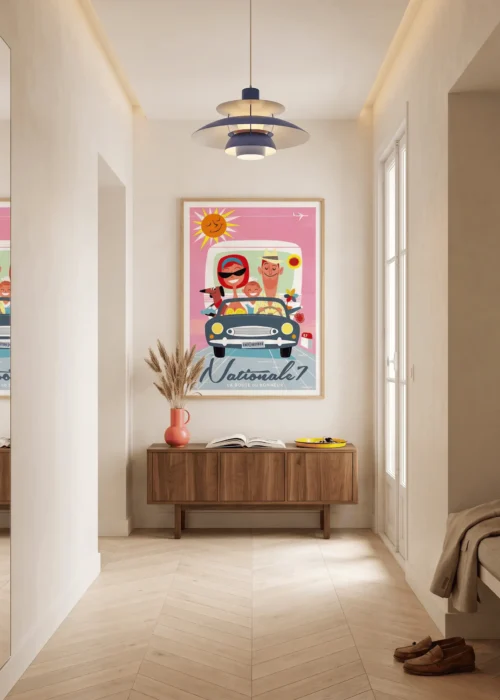 Affiche Nationale 7 en voiture de Monsieur Z encadrée dans un intérieur, tirage d'art vintage