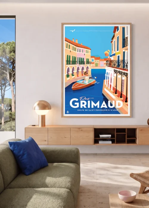 Affiche Port Grimaud Riva de Monsieur Z encadrée dans un intérieur, tirage d'art Côte d'Azur